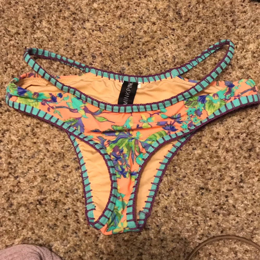 Cutout bikini bottoms